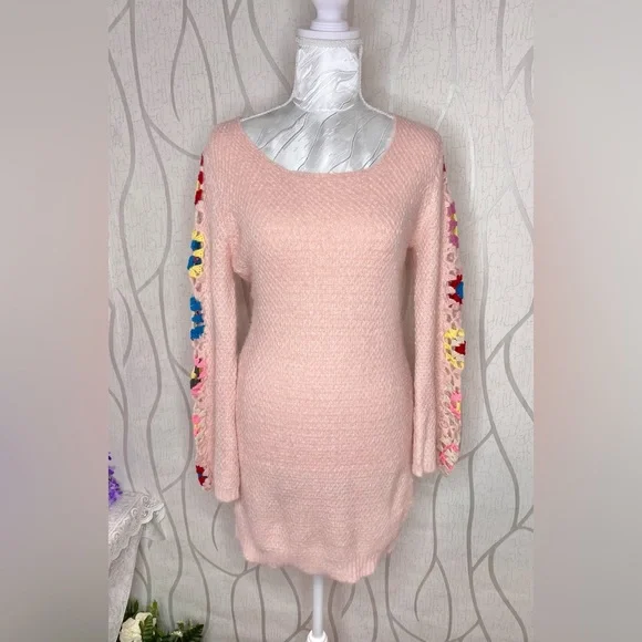 🎀🌷 Retro Style Pink Flare Bell Sleeve Crochet Floral Embroidery Sweater Dress 🌷🎀 - Picture 6 of 15